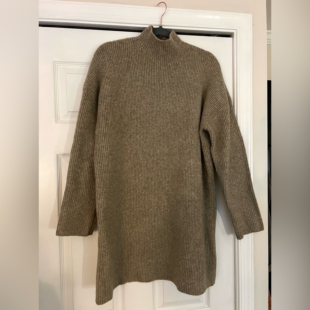 Abercrombie sweater dress, size medium